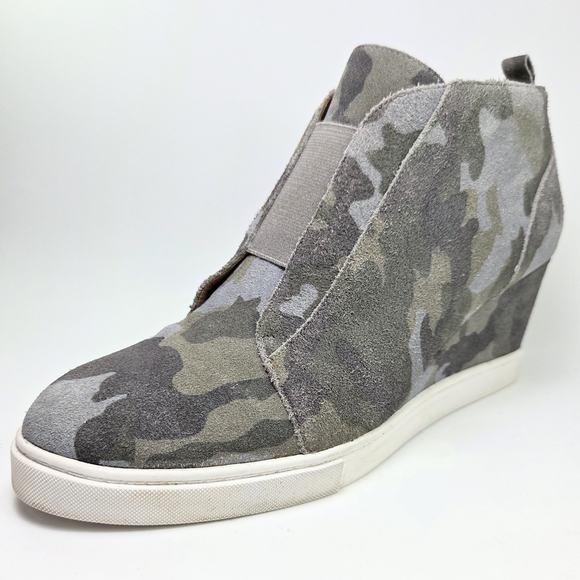 Linea Pelle "Anna" Camouflage Suede Zip Low Wedge Luxe Sneakers Women's Size 9 - Picture 1 of 13